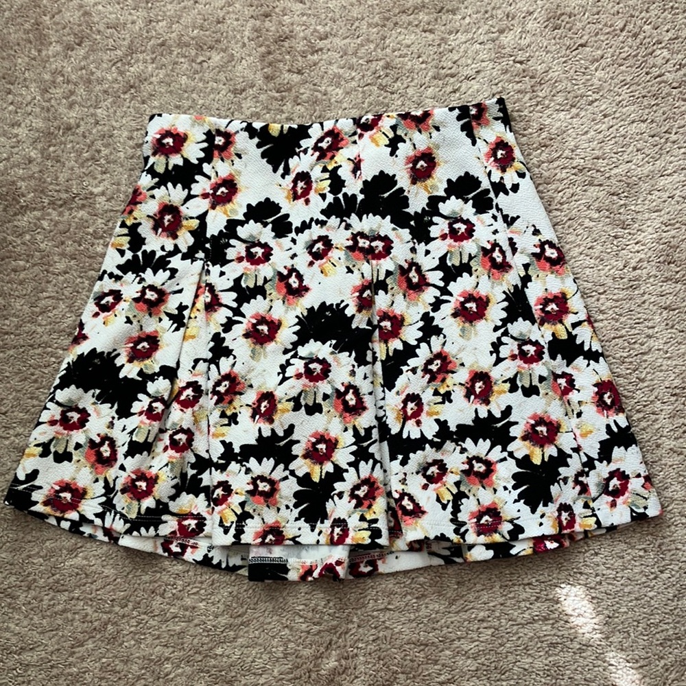 Kohl’s Skirt Size Small